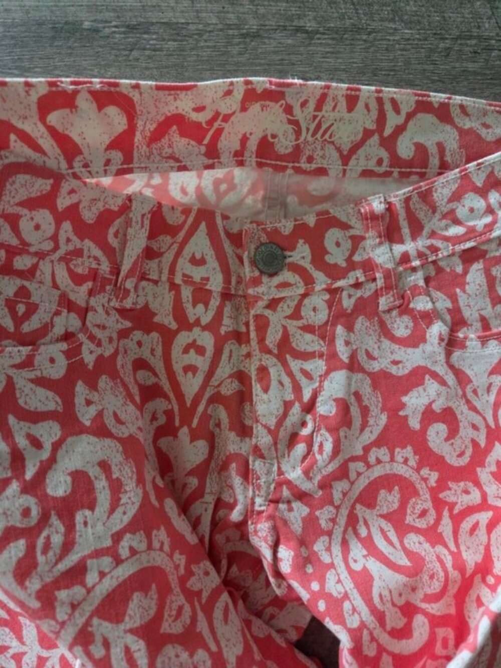 Old Navy Pink and White Paisley Rockstar Skinny Jeans. - Picture 3 of 4